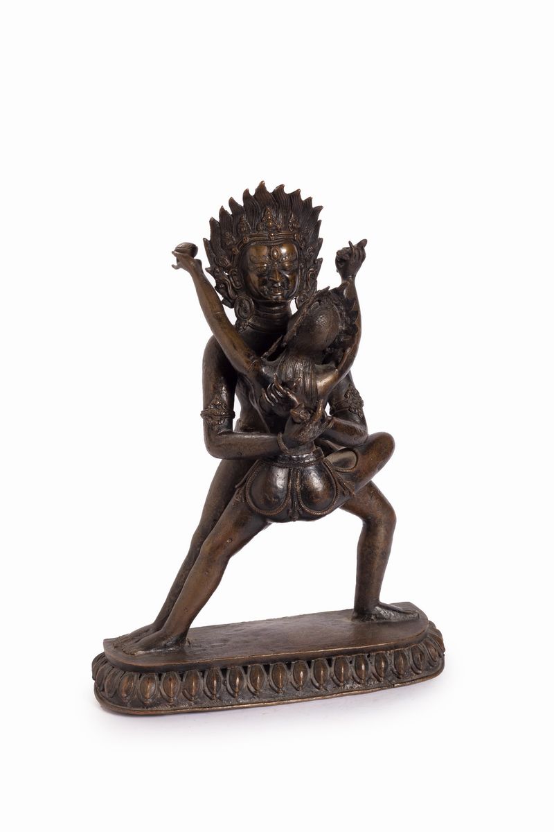 Scultura tibetana in bronzo raffigurante Mahakala, cm 39 x 28