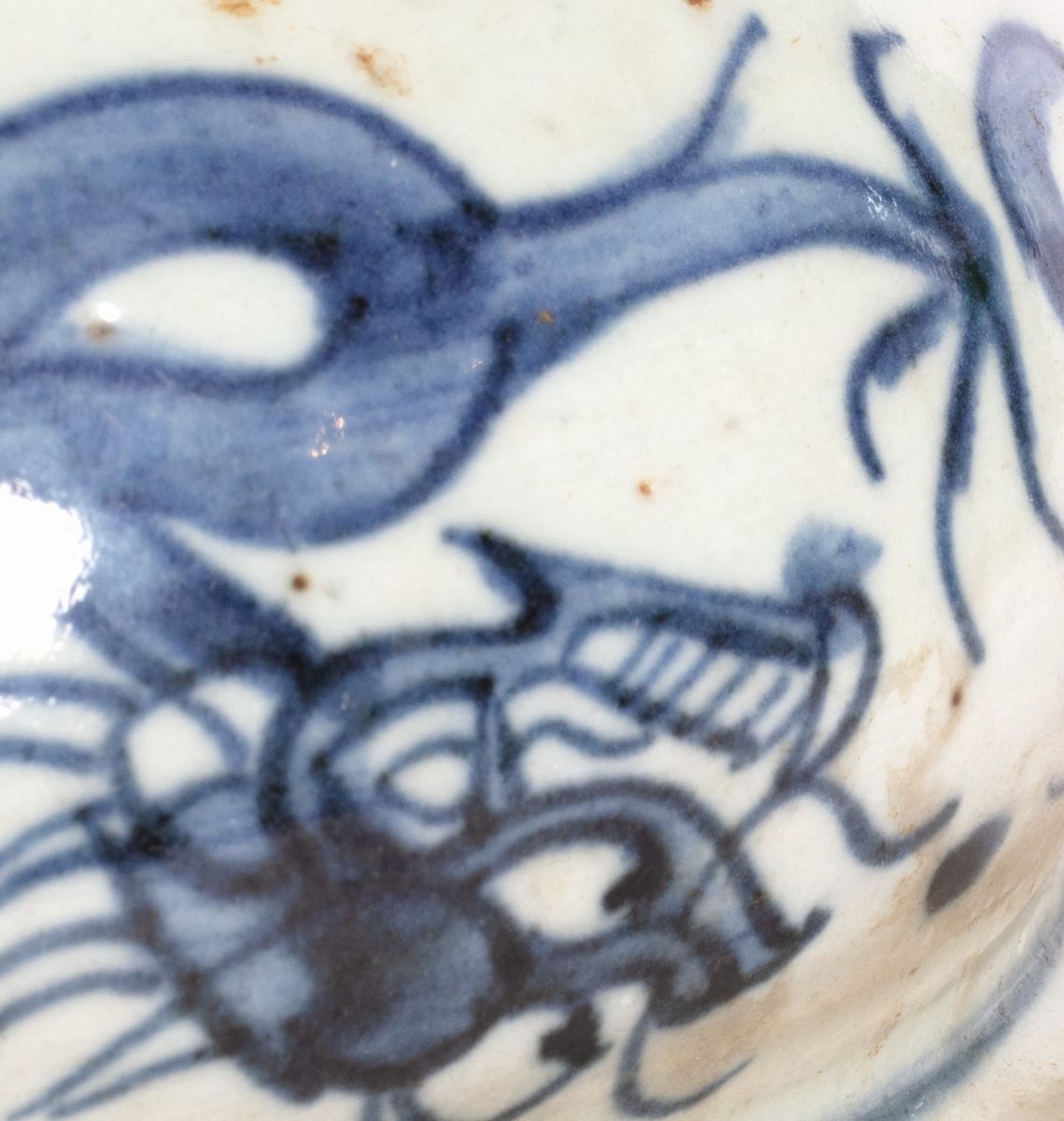 Cina, Due vasi in porcellana con decorazioni in blu e simboli buddisti, secoli XIX - XX