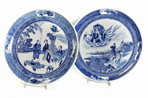 Coppia di piatti in porcellana bianca e blu, Cina inizi secolo XX