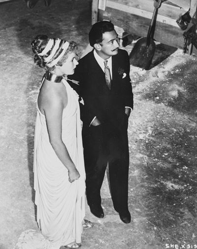 Salvador Dalì, Ingrid Bergman e Alfred Hitchcock in 'Io ti salverò', Stampa vintage alla gelatina...
