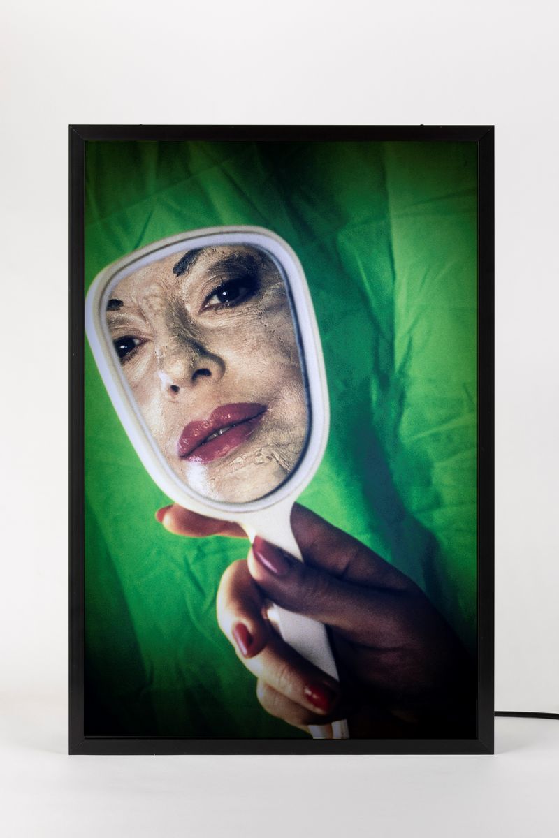 Orlan - Parodie Make-up Aux Miroir