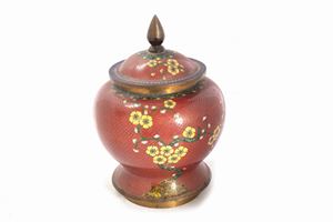 Cloisonn&eacute; vase with lid, China, 20th century