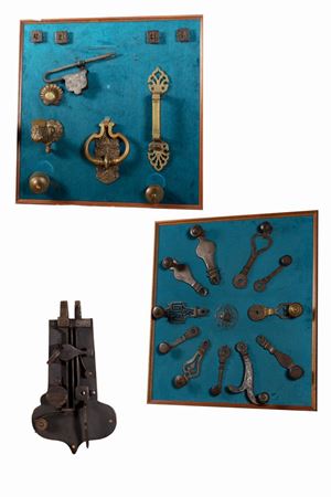 - Lot consisting of twenty-five antique elements in iron, bronze and brass, including handles, locks and padlocks