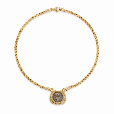 Collana in oro giallo 18K con moneta, catena torchon