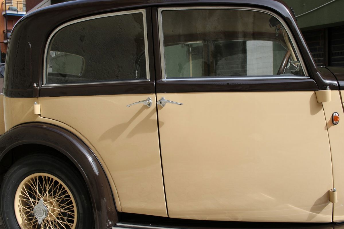 1934 Lancia Augusta Berlina (viotti)