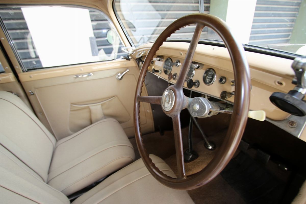 1934 Lancia Augusta Berlina (viotti)