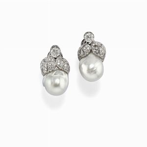  - Orecchini in oro bianco 18k, diamanti e perle
