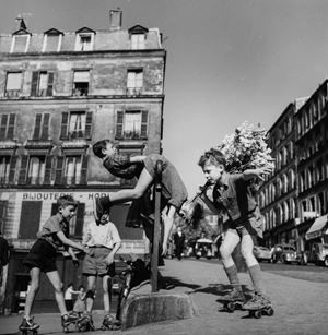 Doisneau Robert - Les gosses à roulettes