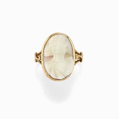 Lotto di Tre Anelli D'epoca in Oro 18k e Cammei