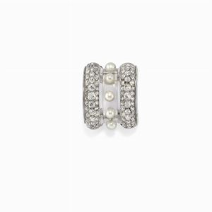 - Spilla in oro bianco 18k, cristallo di rocca, diamanti e perle coltivate