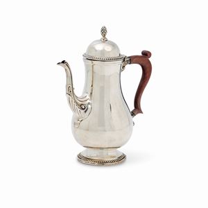 A silver coffee pot, England 20th century (defects)