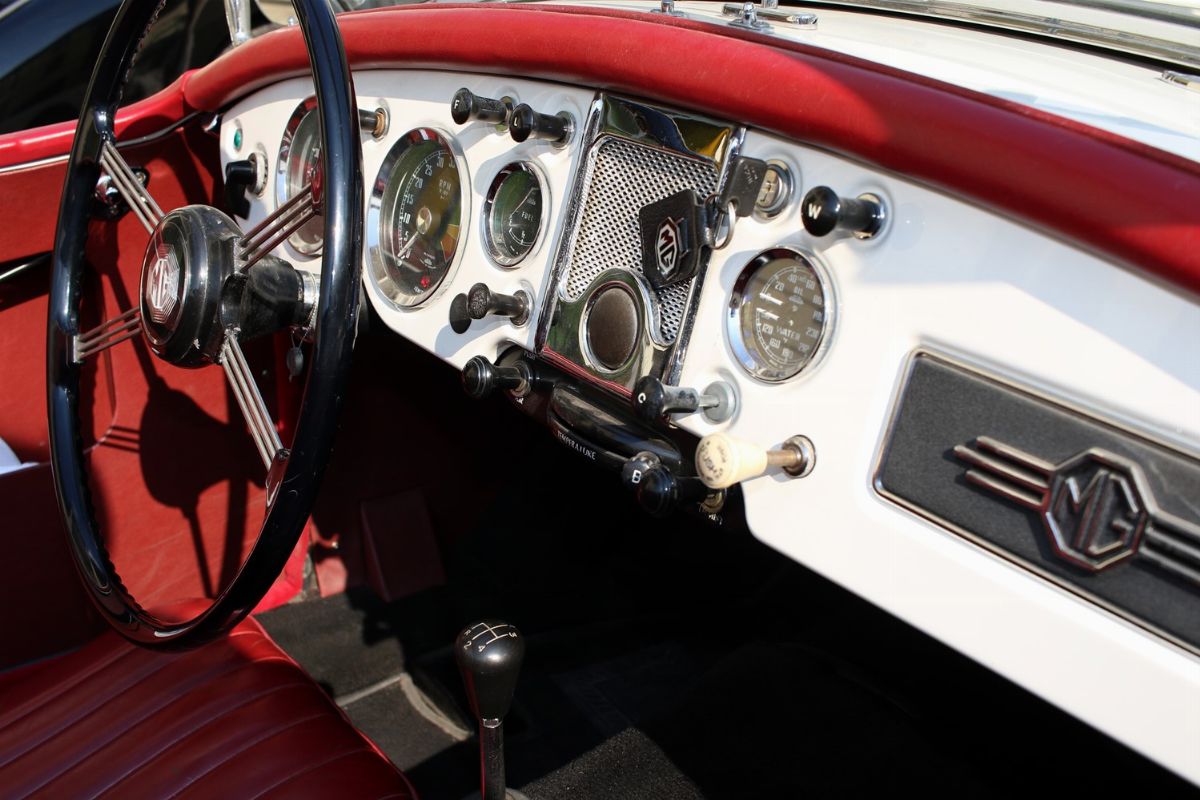 1957 Mga 1500 (mg)