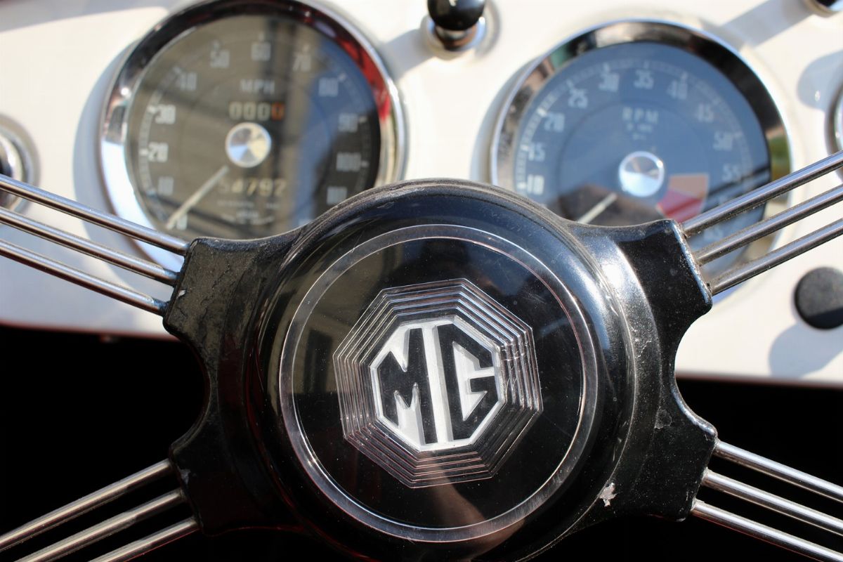 1957 Mga 1500 (mg)