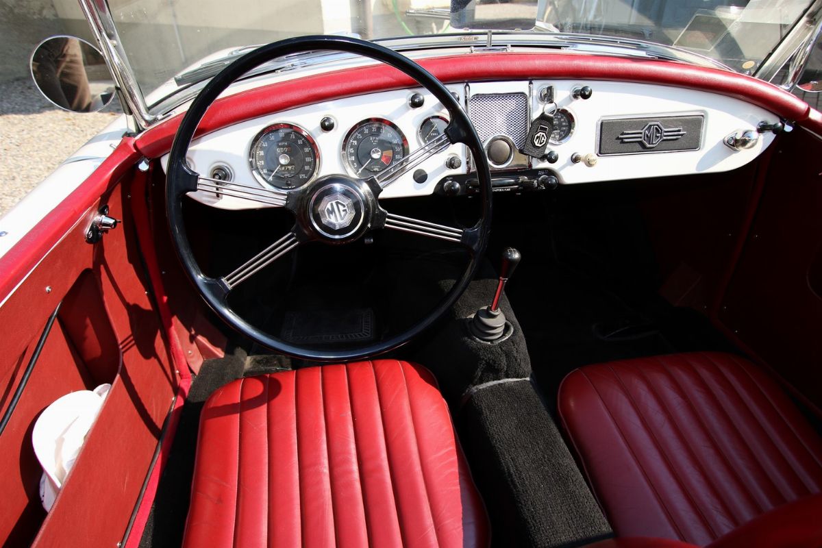 1957 Mga 1500 (mg)