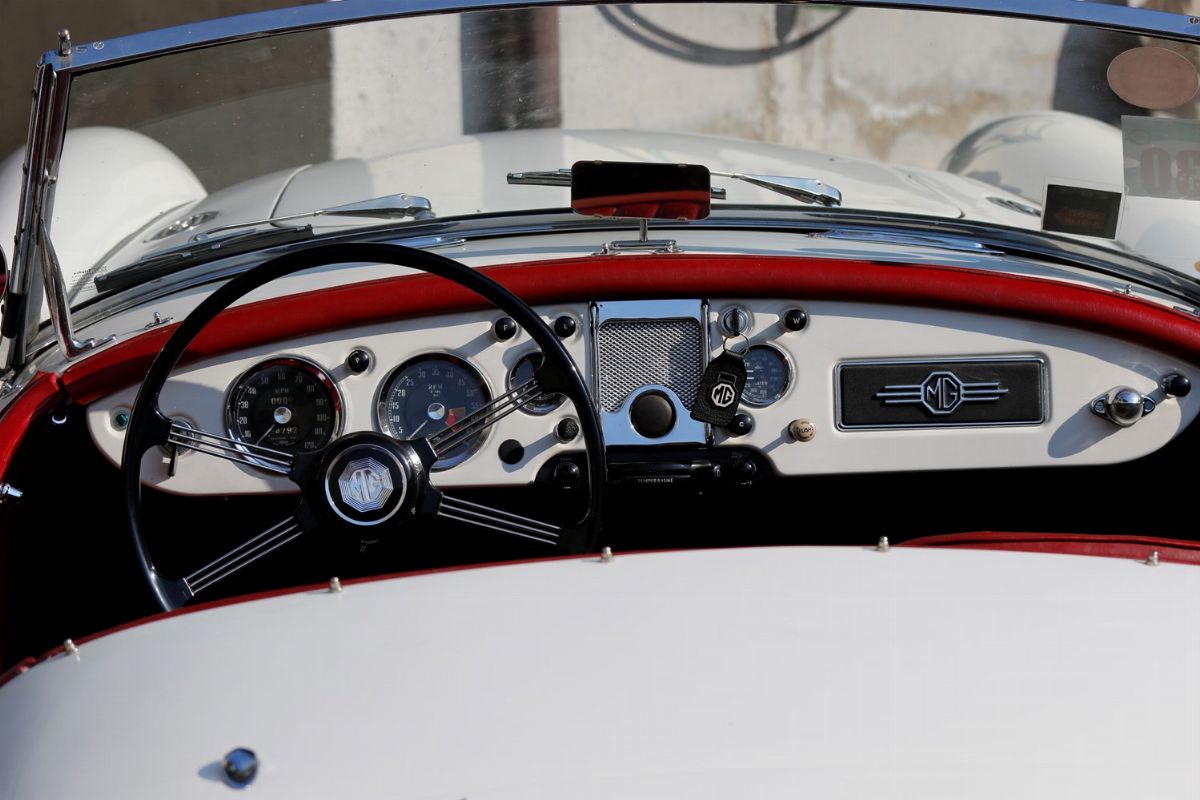1957 Mga 1500 (mg)