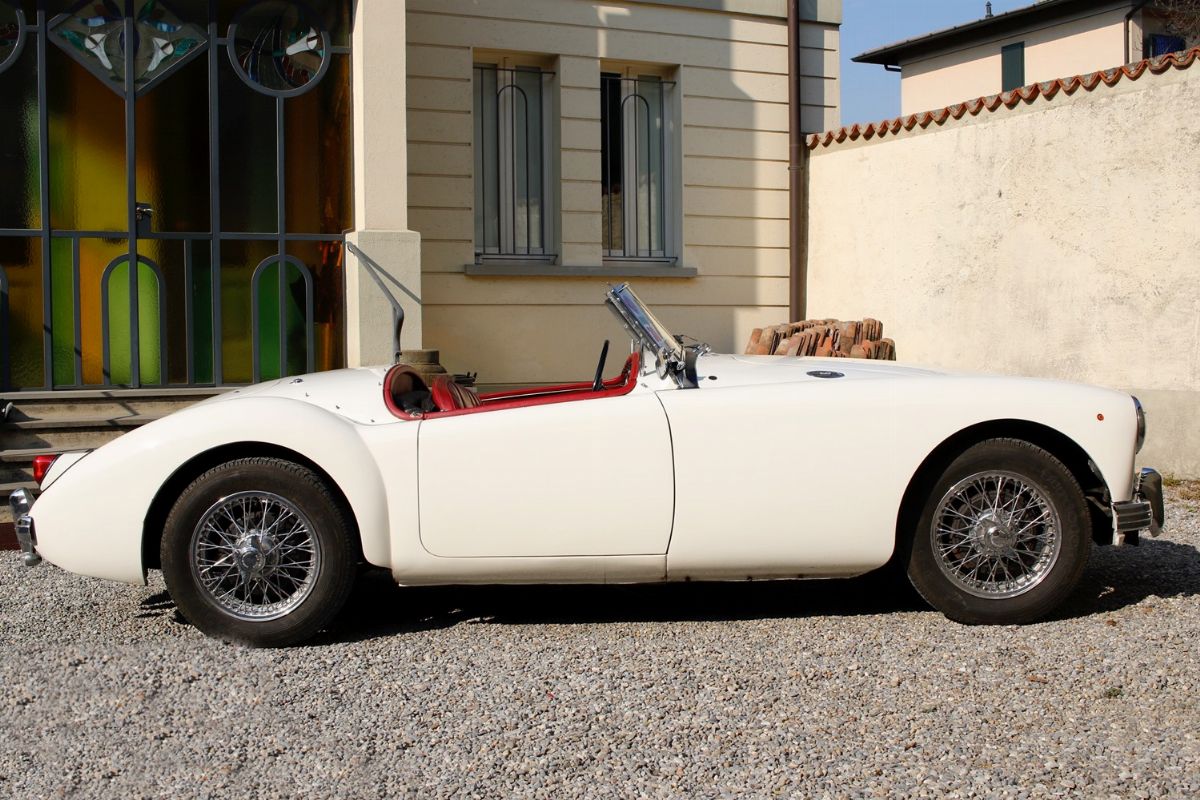 1957 Mga 1500 (mg)
