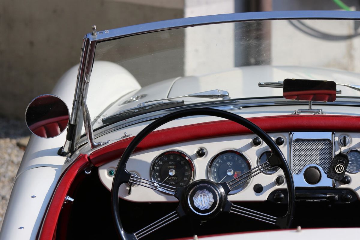 1957 Mga 1500 (mg)