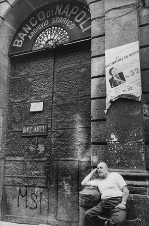 Napoli, via dei Tribunali