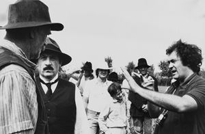 Bernardo Bertolucci, Romolo Valli e Sterling Hayden in "Novecento"