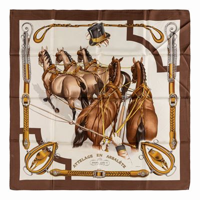Foulard Attelage En Arbalète