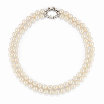 Collana in oro bianco 18K con perle coltivate e diamanti