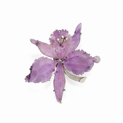 Spilla in oro bianco 18k a forma di fiore con ametista e diamanti