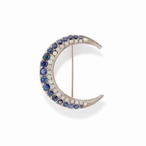 A 18k yellow gold, sapphire and diamond brooch, 19th Century