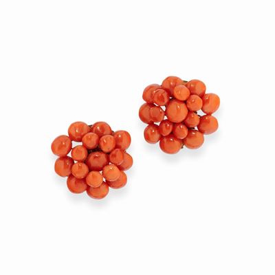 Orecchini in metallo e corallo rosso, forma rotonda con chiusura a clip