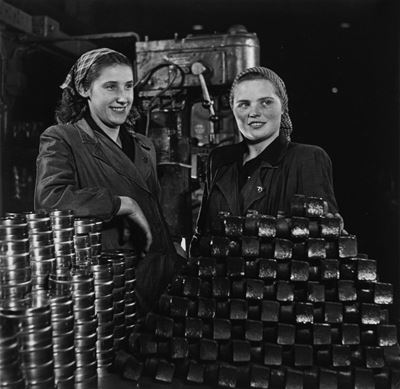 Donne in Fabbrica