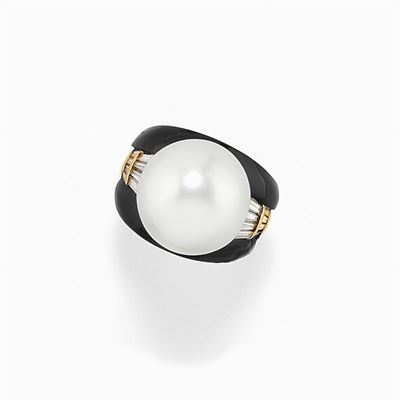 Anello in Oro 18k, Perla Coltivata, Onice e Diamanti