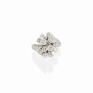  - Anello in oro bianco 18K e diamanti
