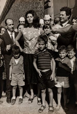 Sophia Loren and Marcello Mastroianni in "Ieri Oggi Domani"