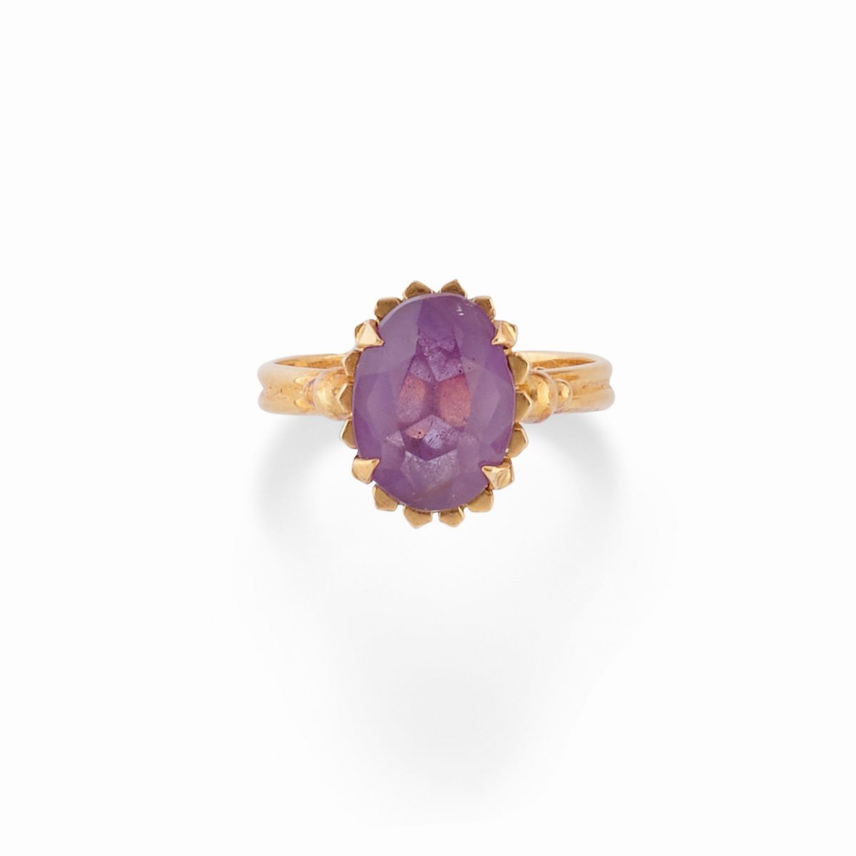 Set di gioielli: Tre anelli e spilla in oro giallo 18K con gemme