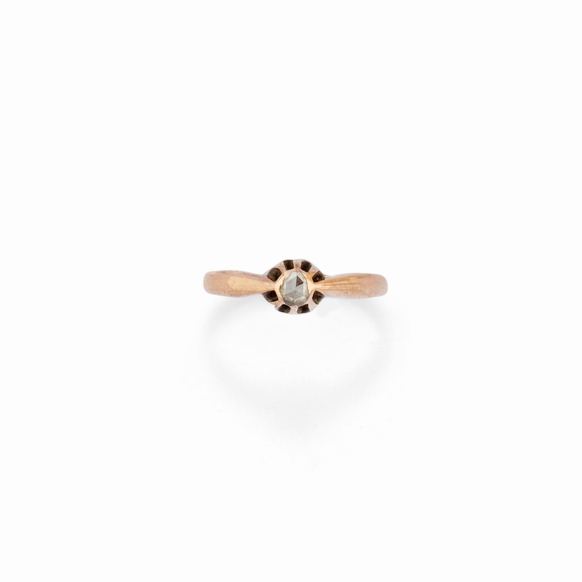 Set di gioielli: Tre anelli e spilla in oro giallo 18K con gemme