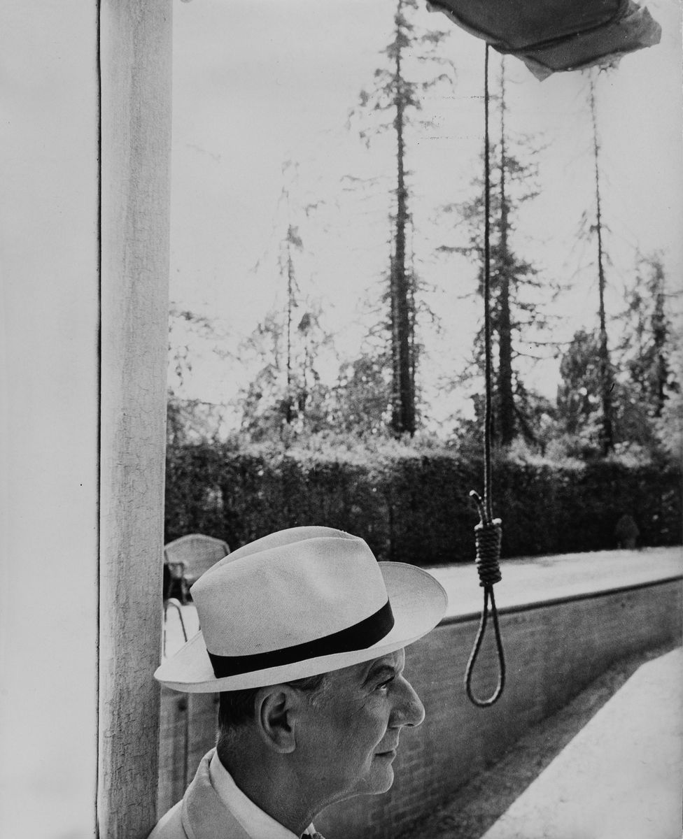 Raymond Depardon - Kathy Simmonds in 'The touchables', 1968, tre stampe vintage alla gelatina ai ...