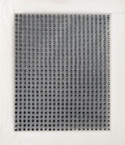 Volume a moduli sfasati, plastica fustellata su doppio telaio