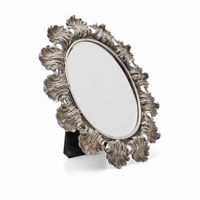 Specchio ovale in argento con motivo a foglie