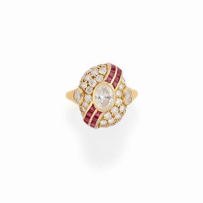 Anello in oro giallo 18K con rubini e diamanti