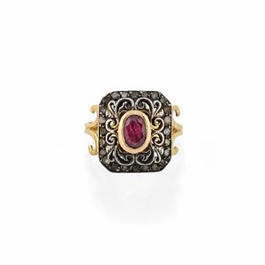 Anello in argento, oro giallo 18k, diamanti e rubino