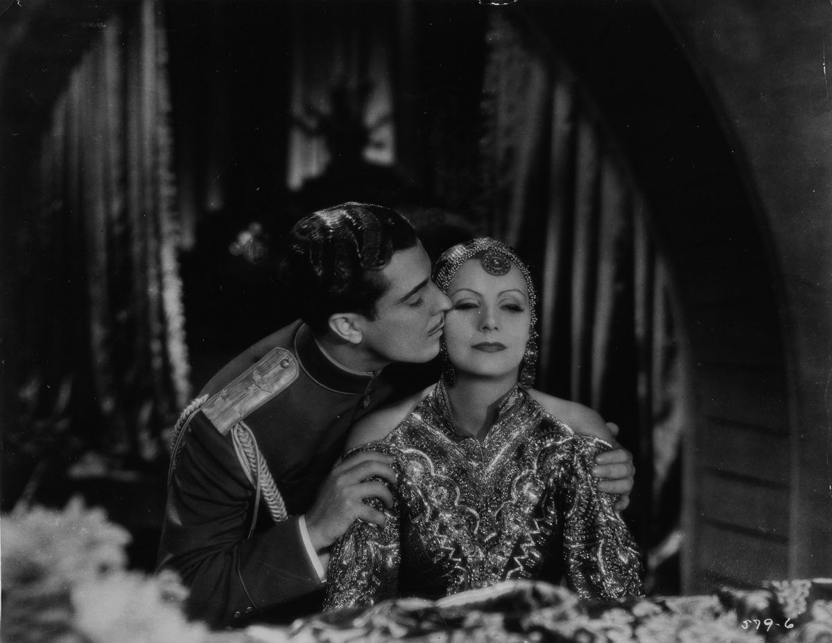 Anonimo - Greta Garbo, Due stampe alla gelatina ai sali d'argento, anni 1940
