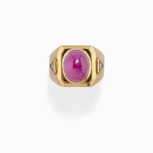 Anello in oro 18k, rubino e diamanti