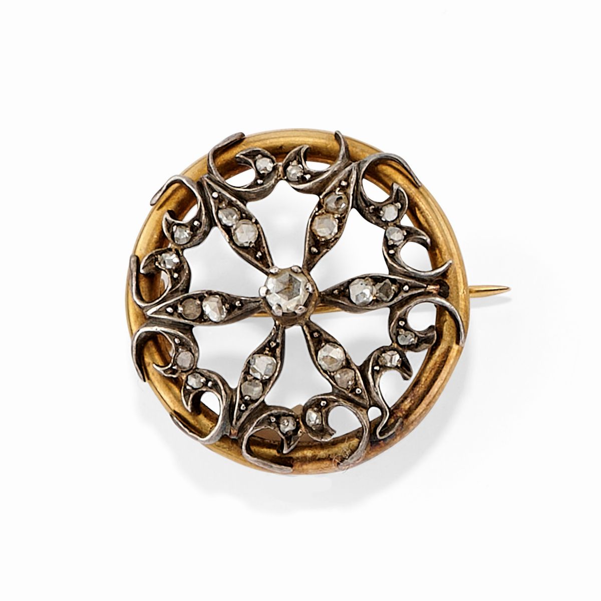 Set di tre spille e un paio di orecchini, oro giallo 18K, argento, diamanti e rubini