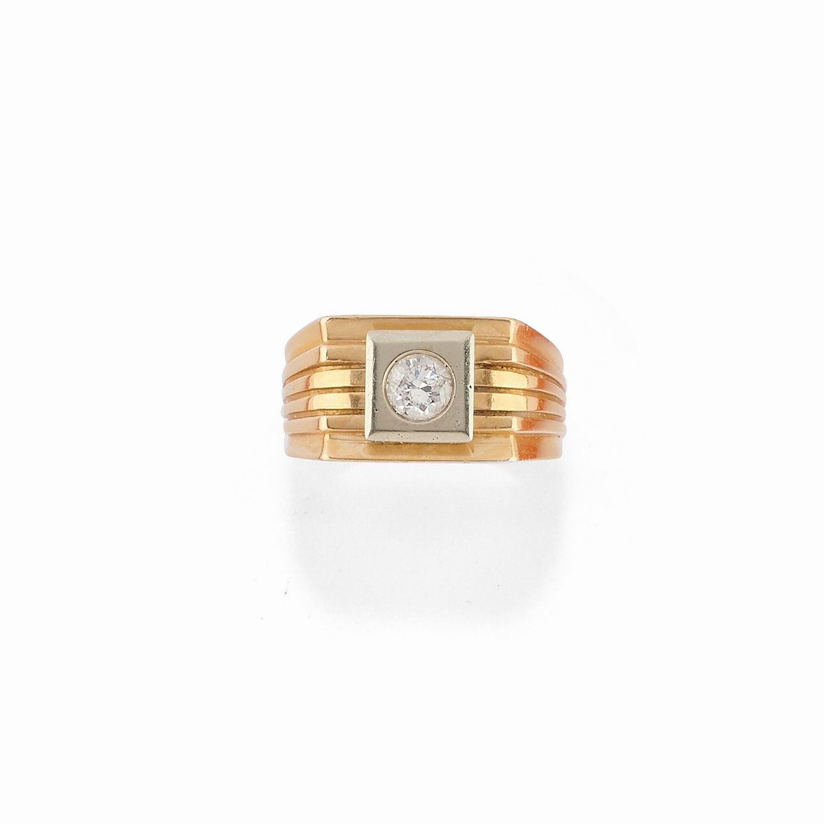 Set di gioielli in oro giallo 18K: Due spille, anello da uomo e orecchini con diamanti