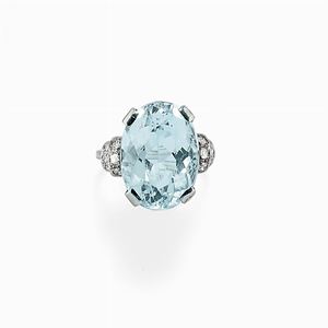  - Anello in platino e acquamarina