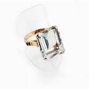 18K rose gold and aquamarine ring