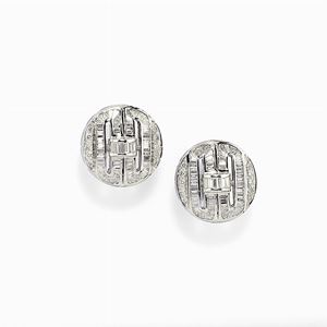 A 18K white gold and diamond earrings