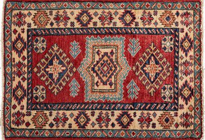 Tappeto Kazakh, regione di Punjab, Pakistan settentrionale, lana su cotone, seconda metà del XX s...