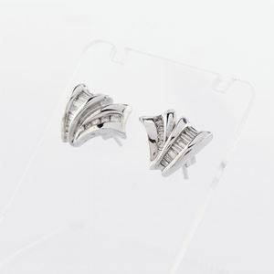 18K white gold and diamond earrings