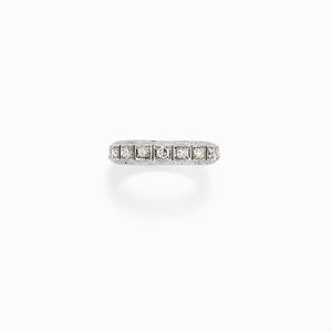 Anello in platino e diamanti