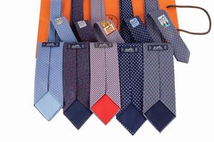 Hermès - Lot of five silk twill ties
